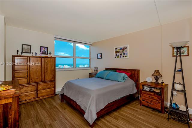 THE FLORIDIAN CONDO - Residential Lease