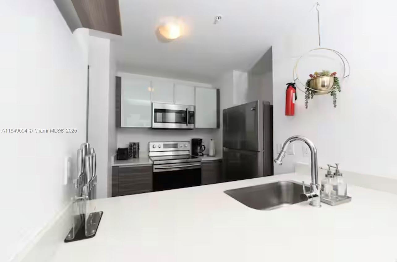EMILIA CONDO - Residential