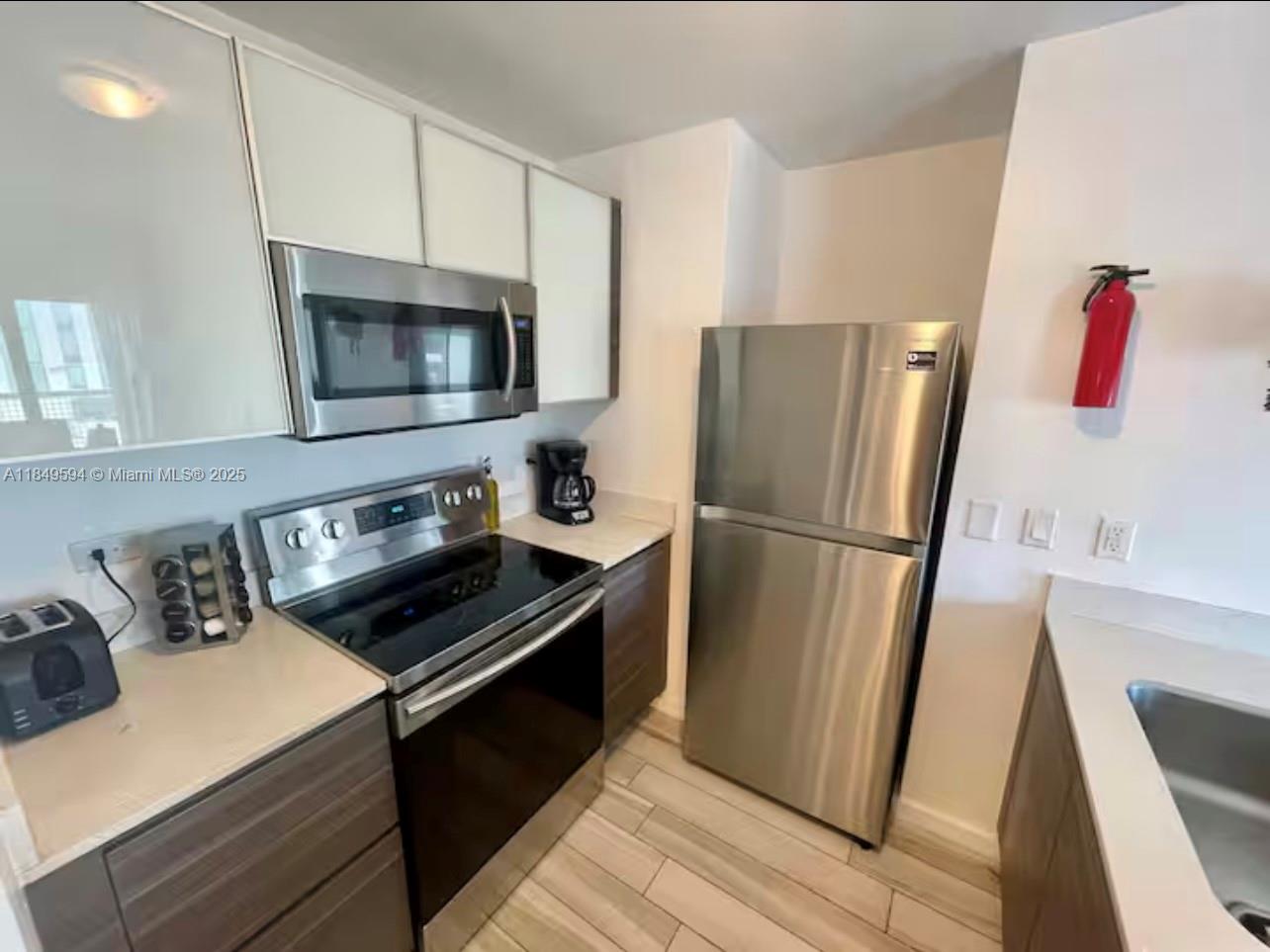 EMILIA CONDO - Residential