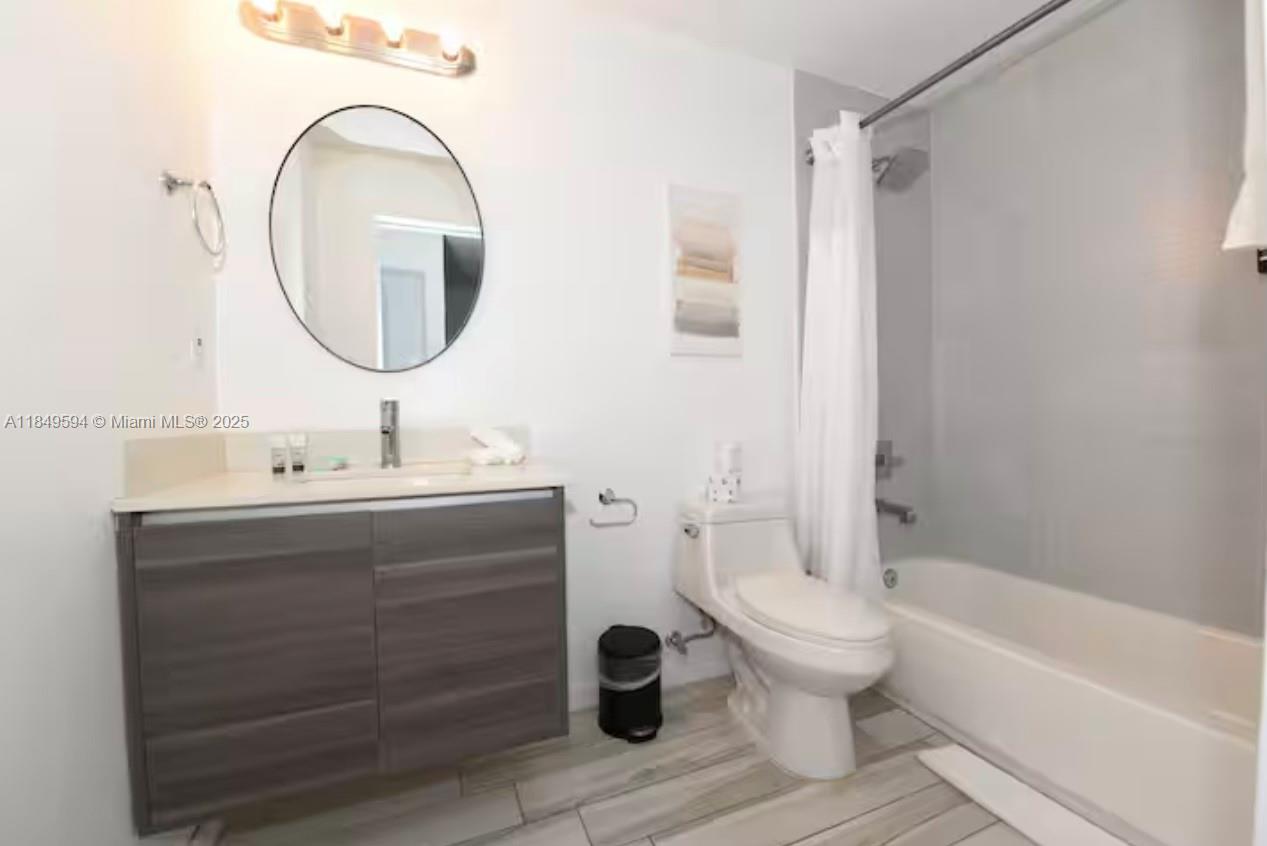 EMILIA CONDO - Residential