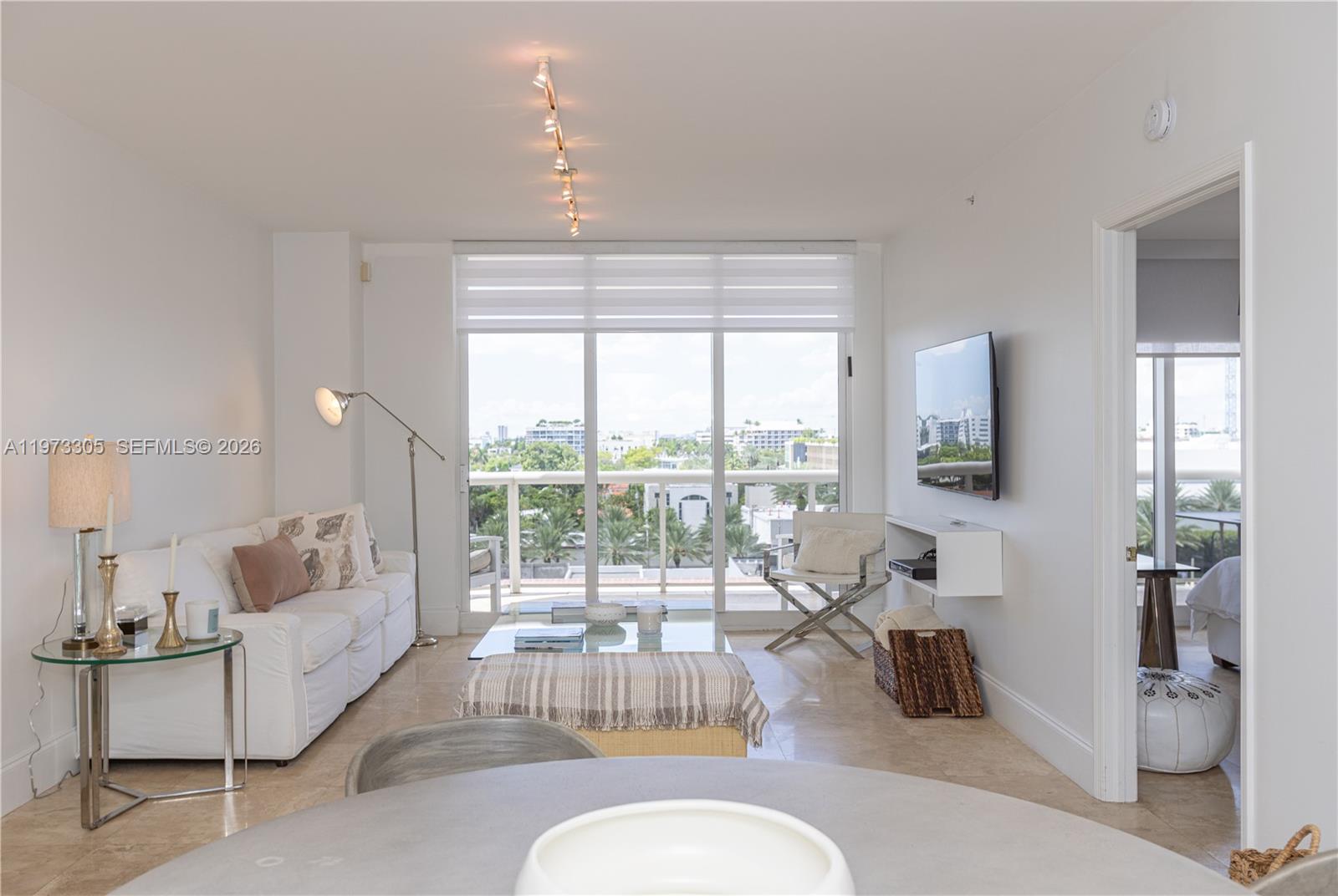SOLIMAR CONDO - Residential