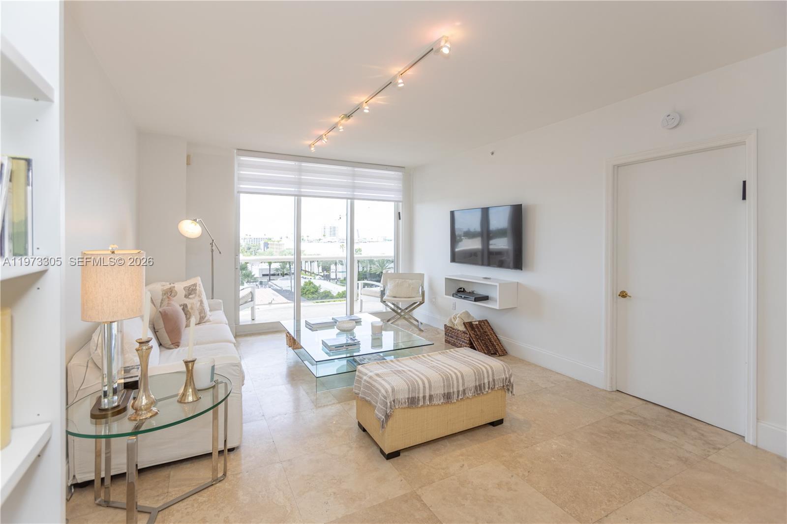 SOLIMAR CONDO - Residential