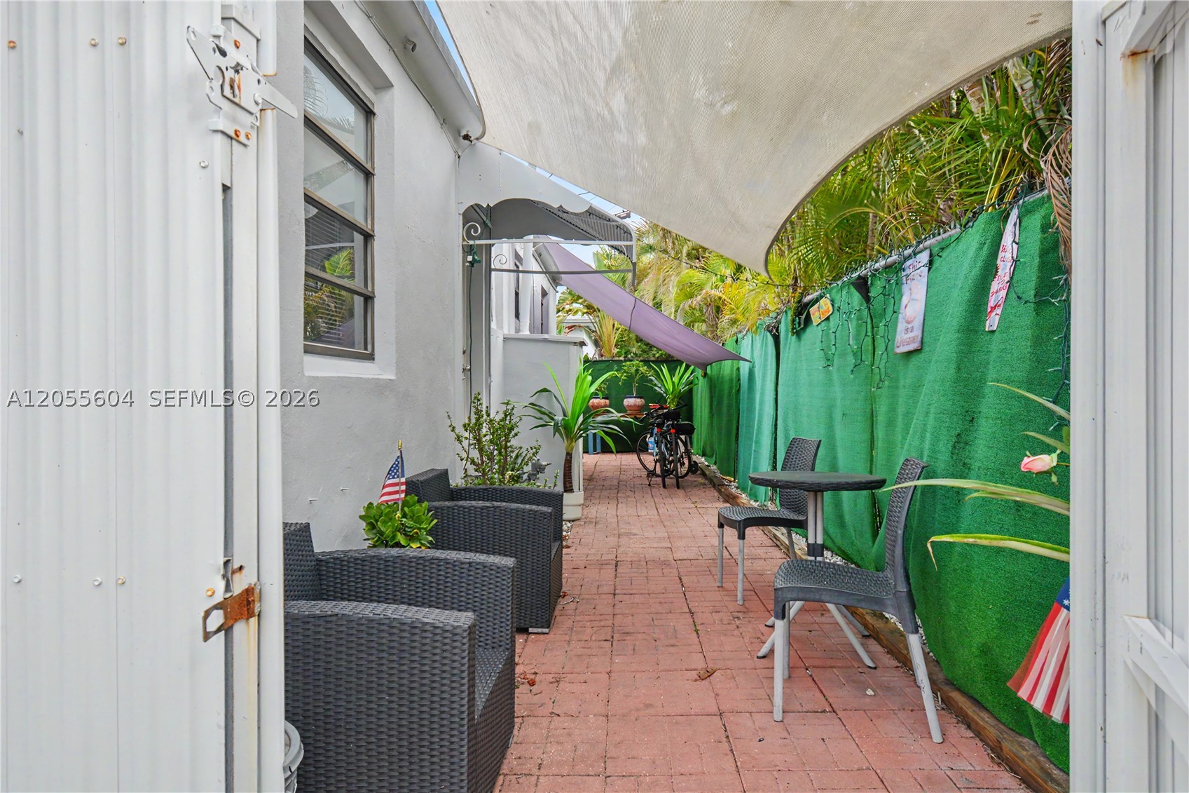 HARRIS ESTATES - Residential Income