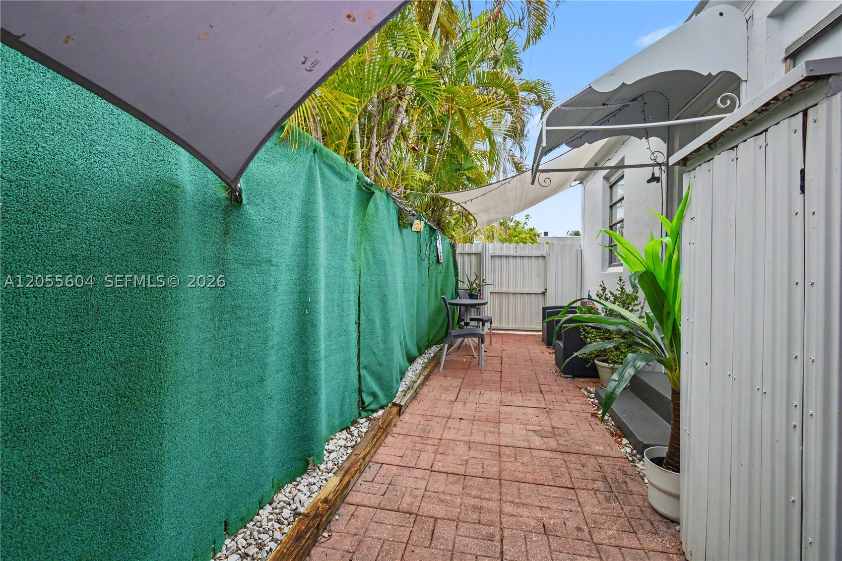 HARRIS ESTATES - Residential Income