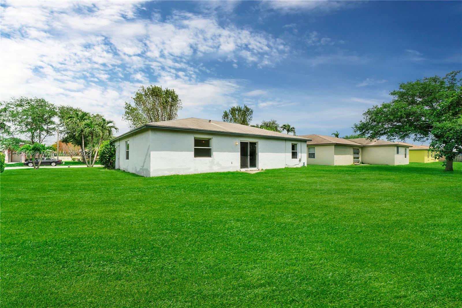 SUMMER LAKES AT 3 LAKES - Residential