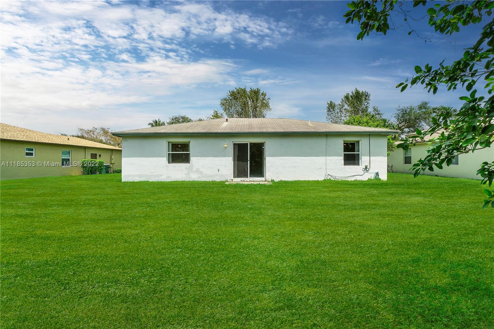 SUMMER LAKES AT 3 LAKES - Residential
