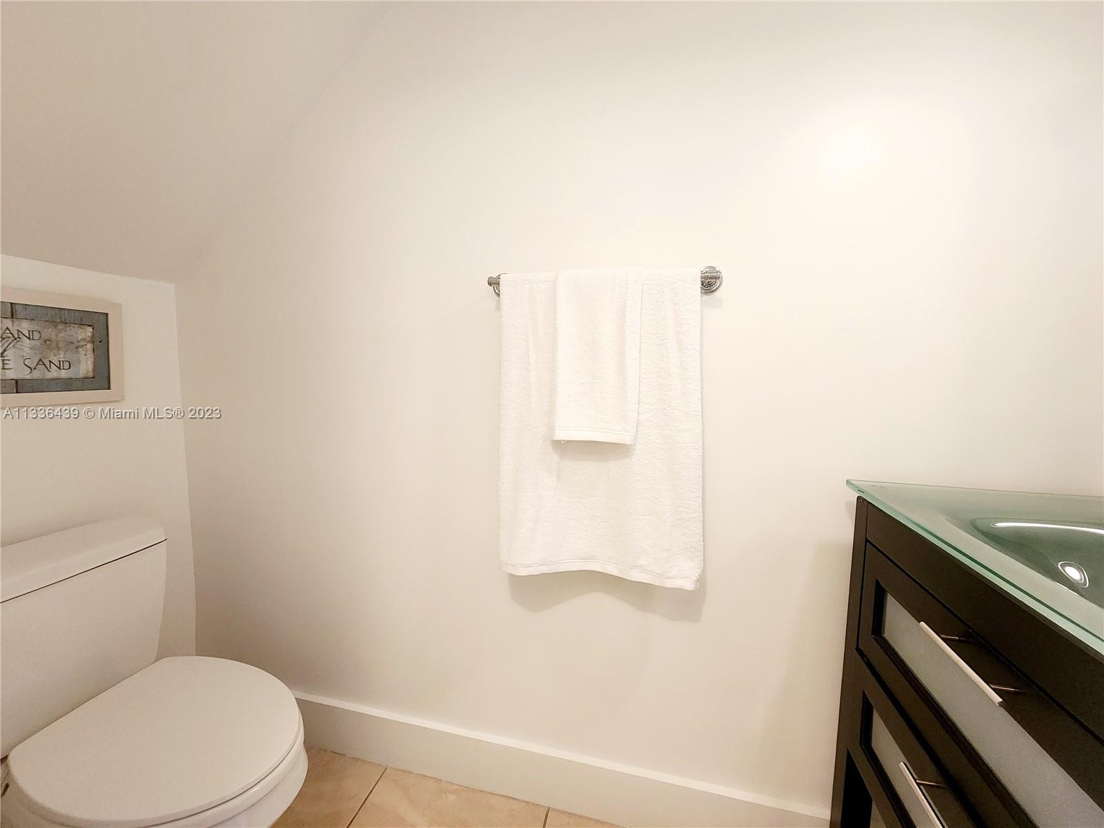 GRAPETREE TOWNHOUSE CONDO - Residential Lease