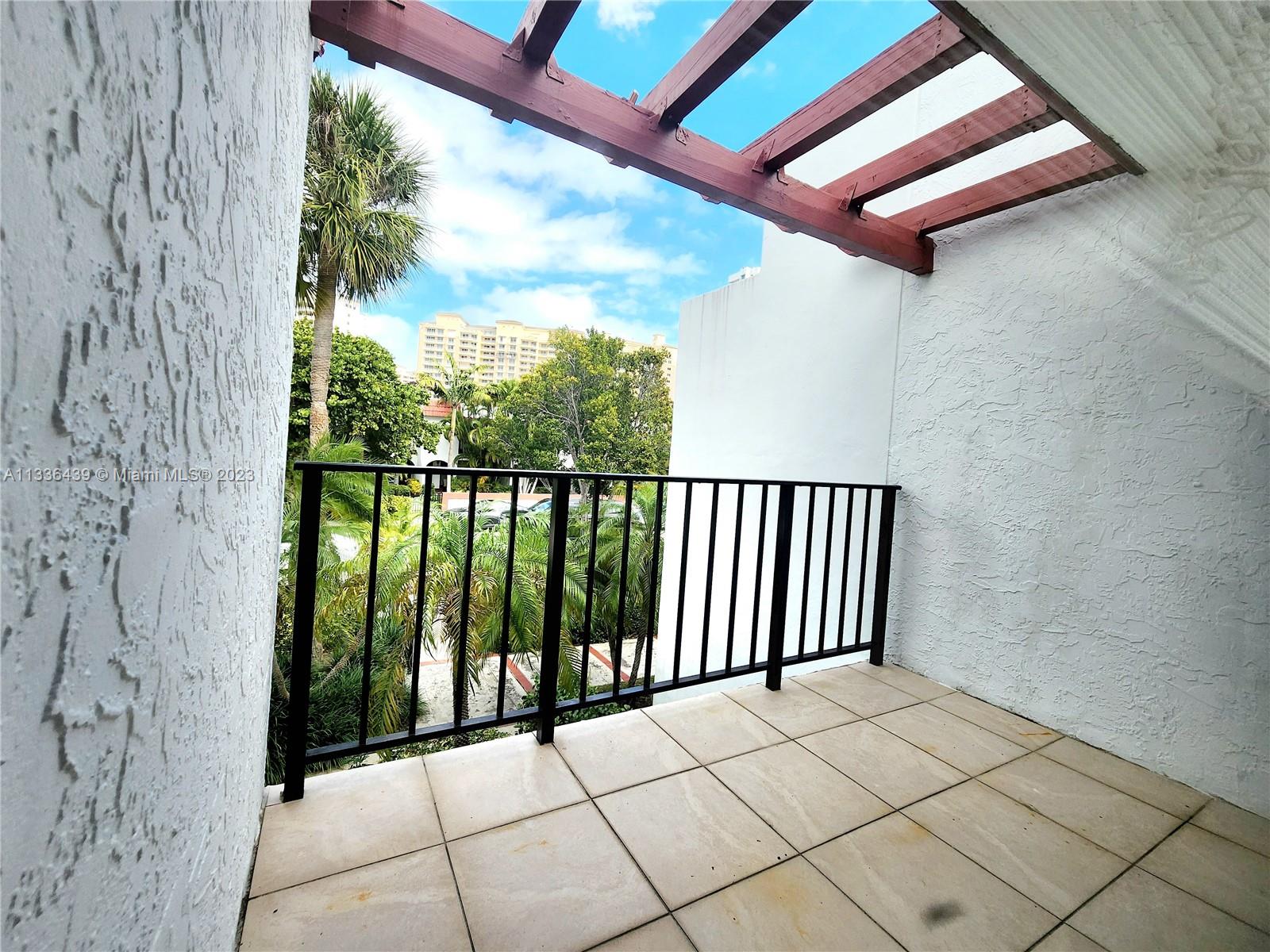 GRAPETREE TOWNHOUSE CONDO - Residential Lease