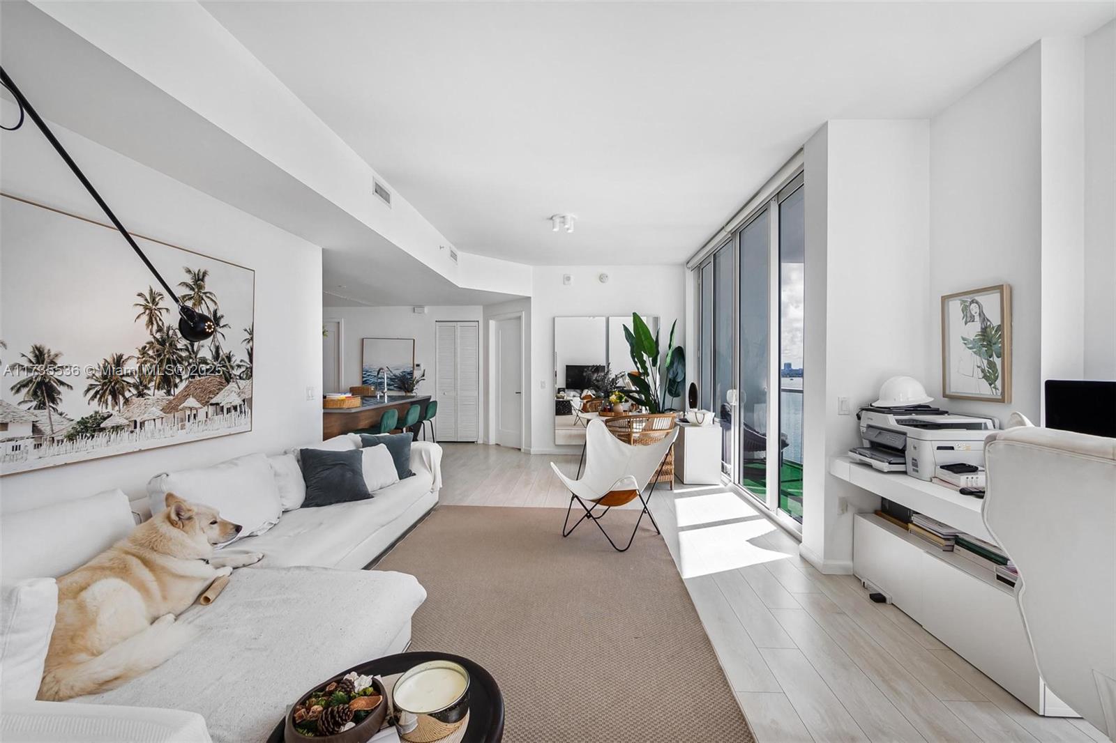 THE CRIMSON CONDO - Residential