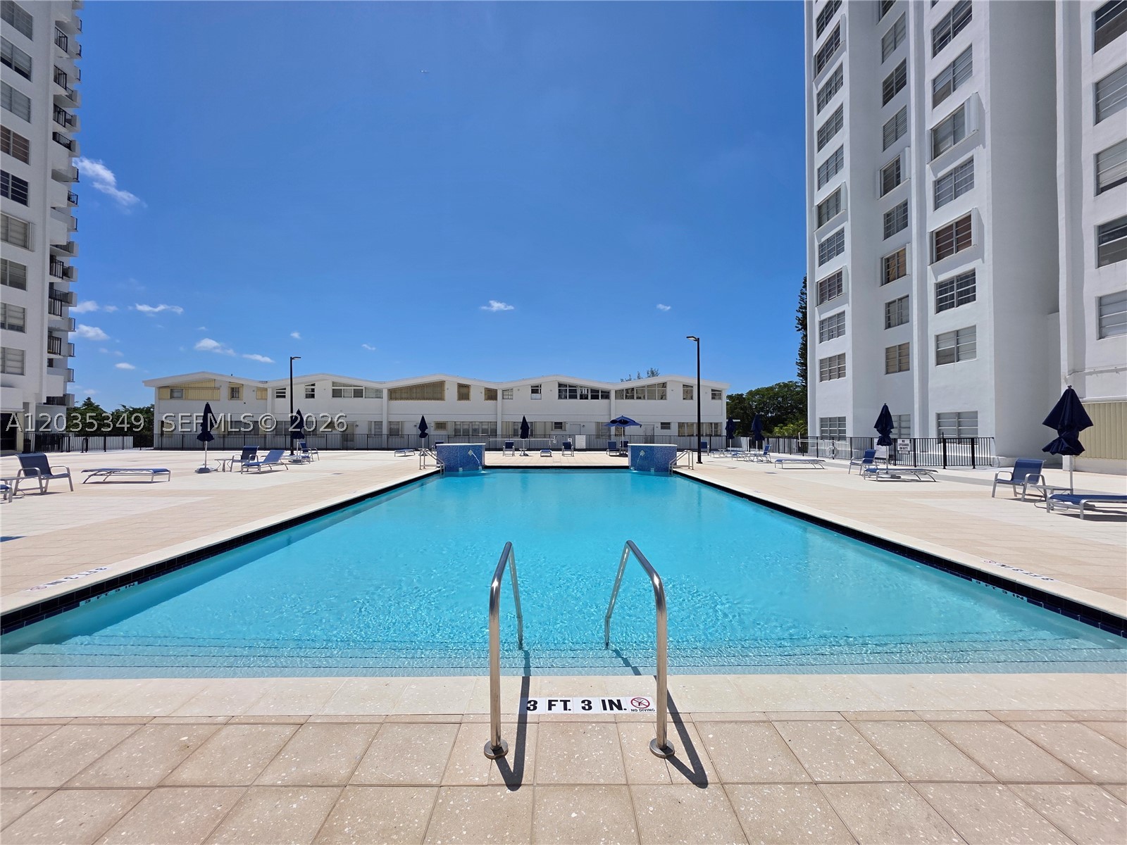 COMMODORE PLAZA CONDO - Residential