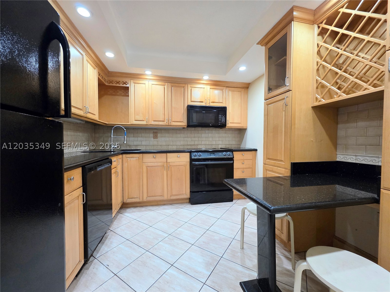 COMMODORE PLAZA CONDO - Residential