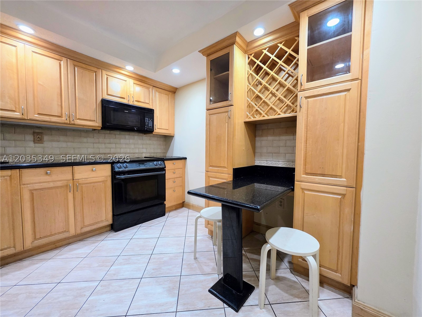 COMMODORE PLAZA CONDO - Residential