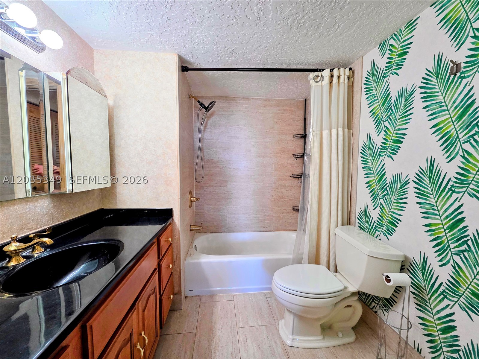 COMMODORE PLAZA CONDO - Residential