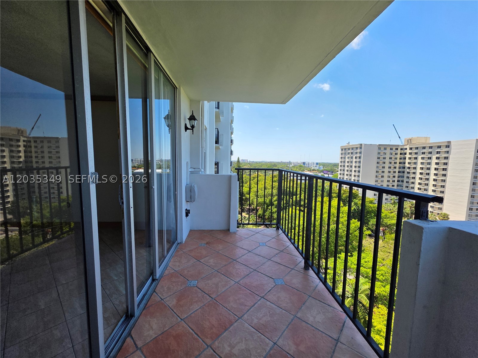 COMMODORE PLAZA CONDO - Residential