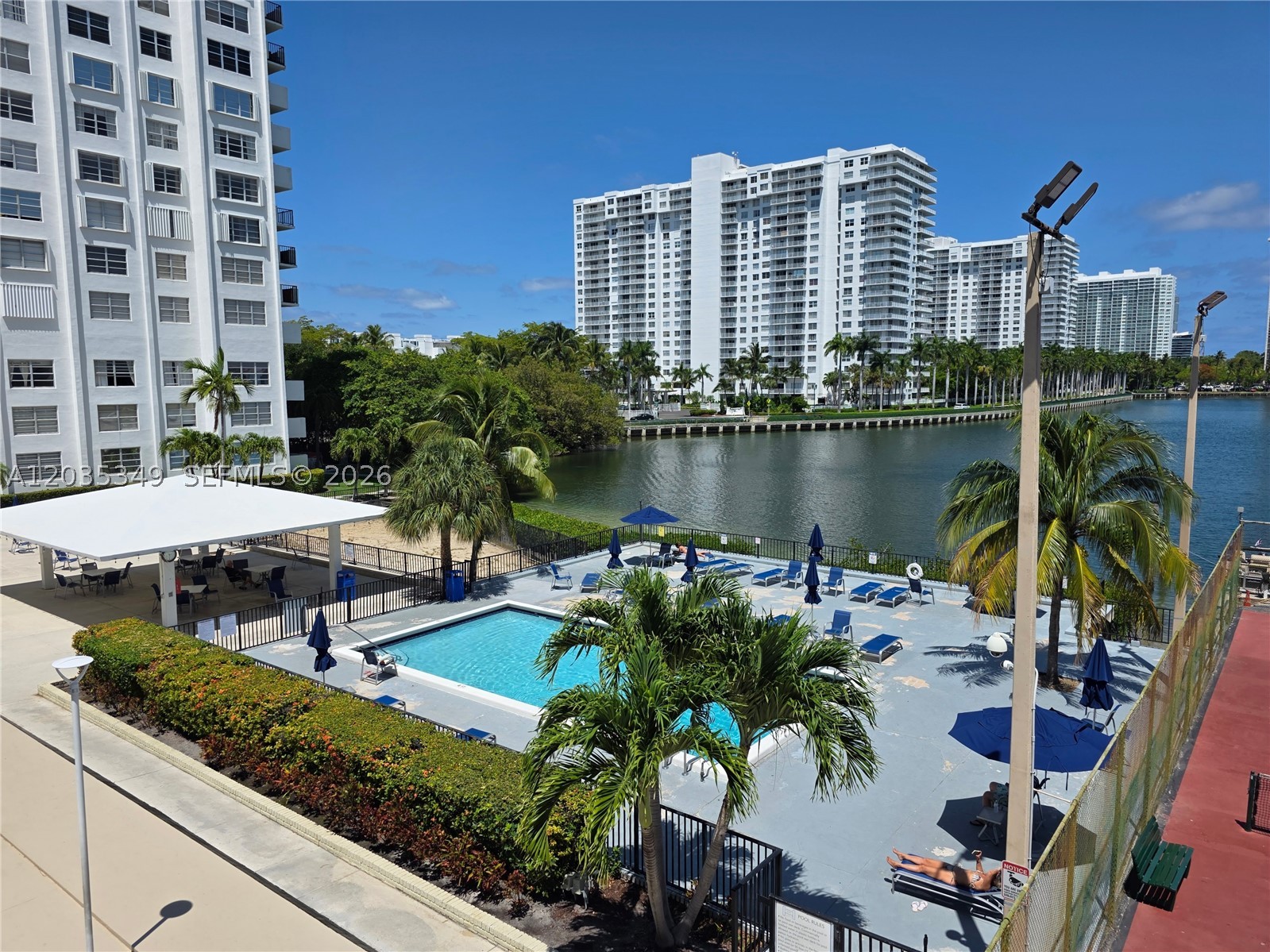 COMMODORE PLAZA CONDO - Residential