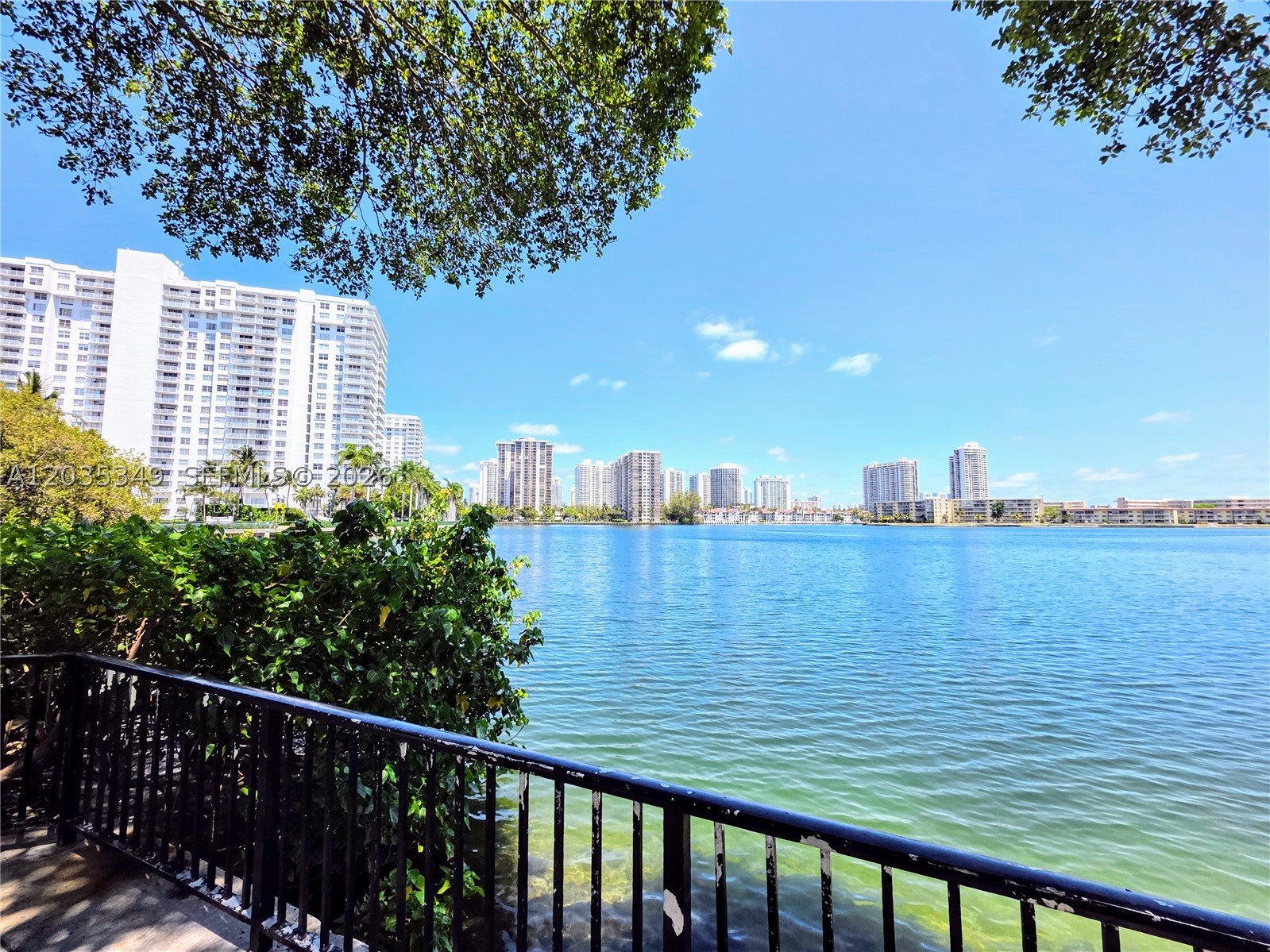 COMMODORE PLAZA CONDO - Residential