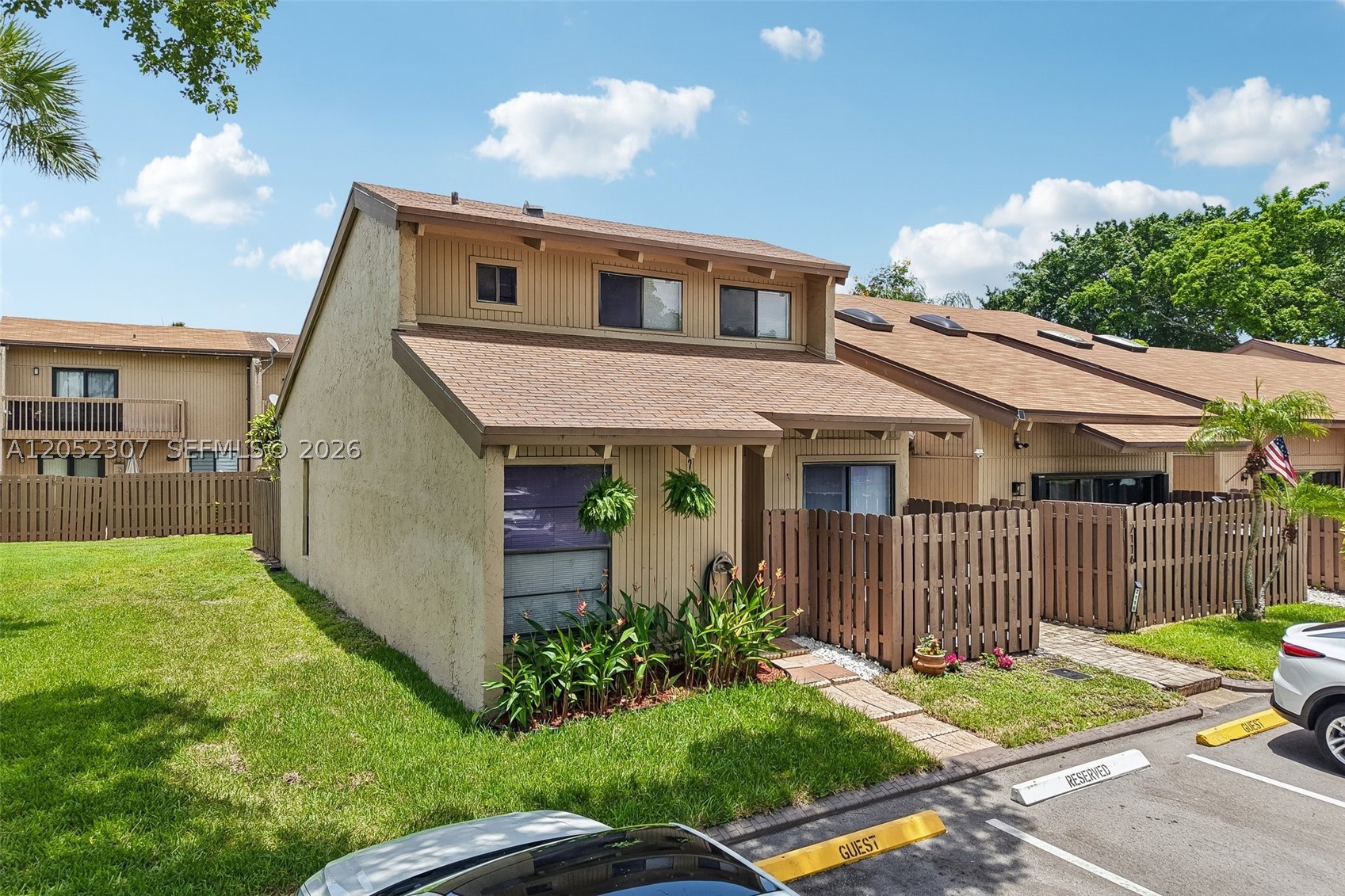 ARROWHEAD GOLF AND TENNIS - Residential
