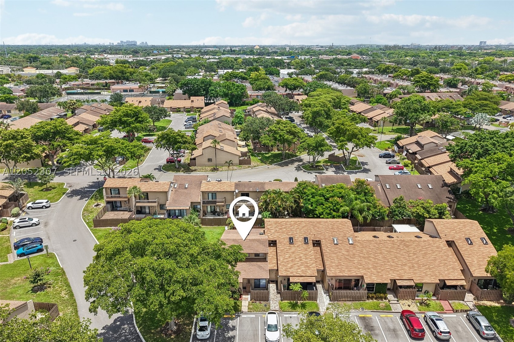 ARROWHEAD GOLF AND TENNIS - Residential