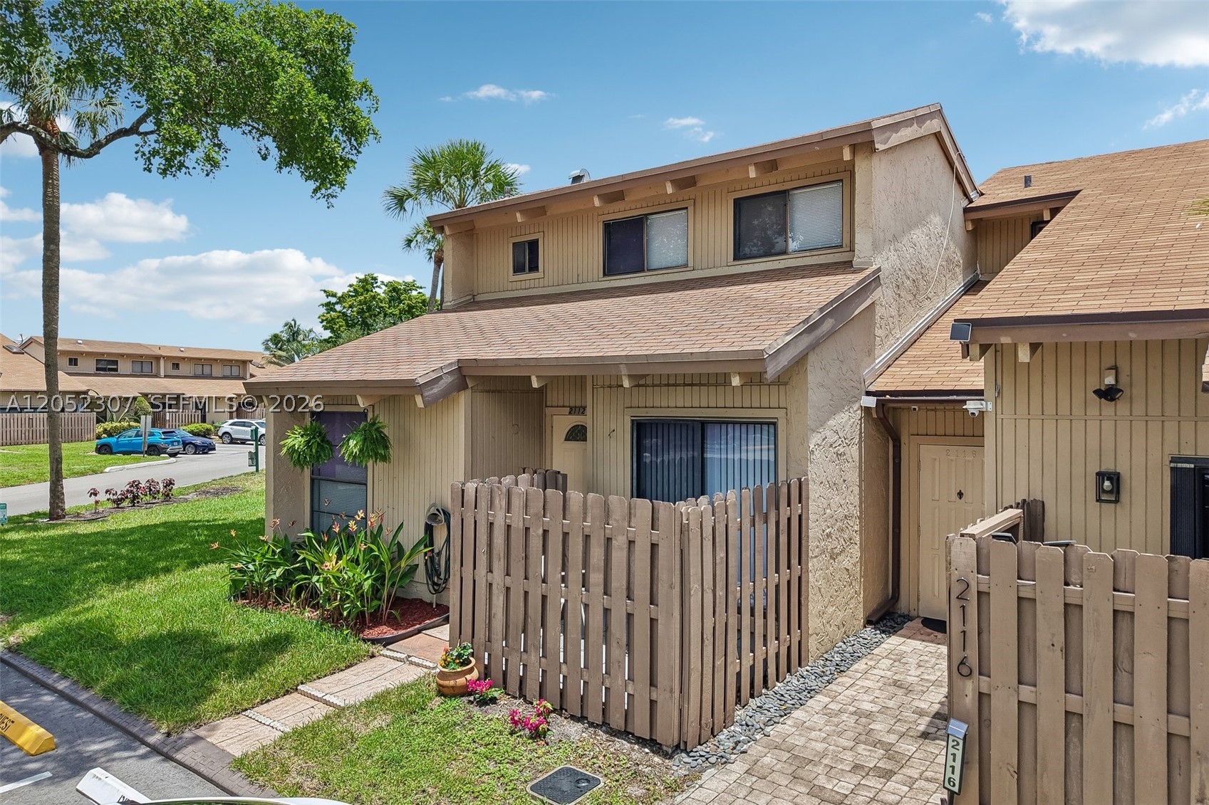 ARROWHEAD GOLF AND TENNIS - Residential