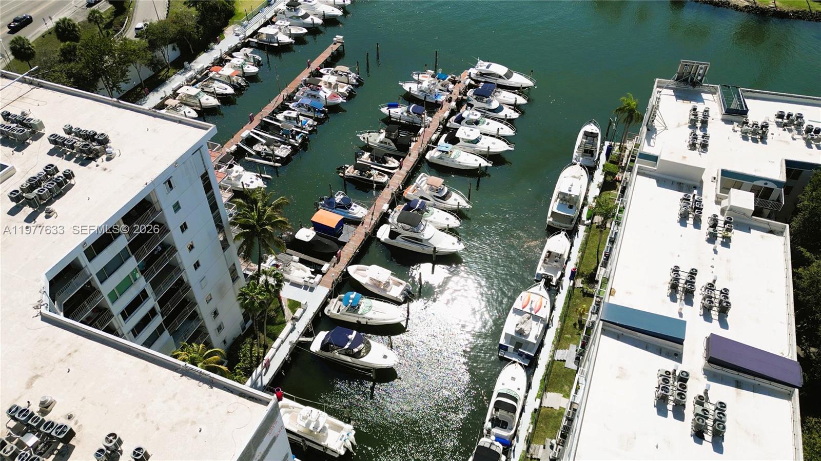 RIVER RUN YACHT CLUB COND - Land