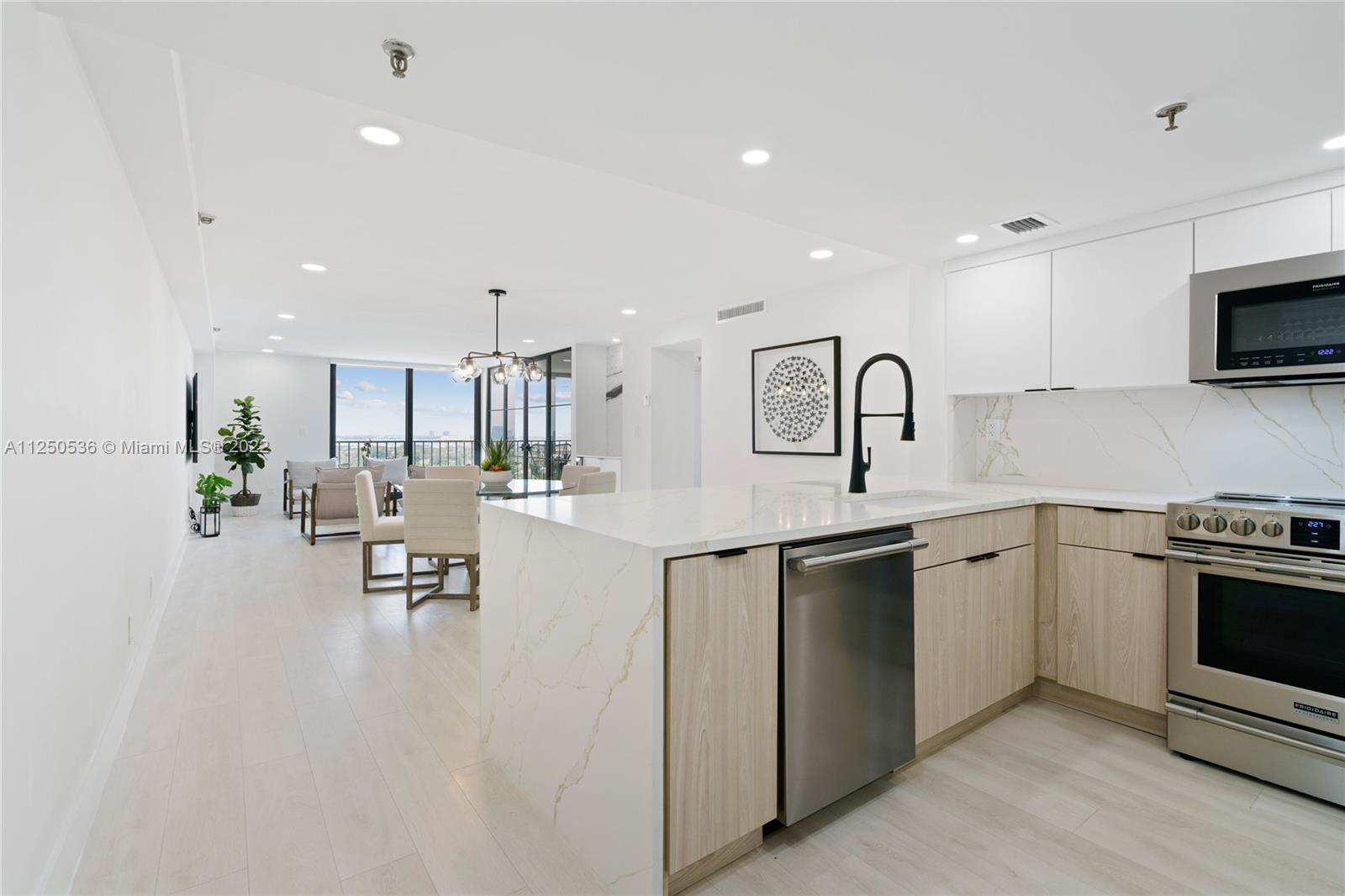 OCEANFRONT PLAZA CONDO - Residential Lease