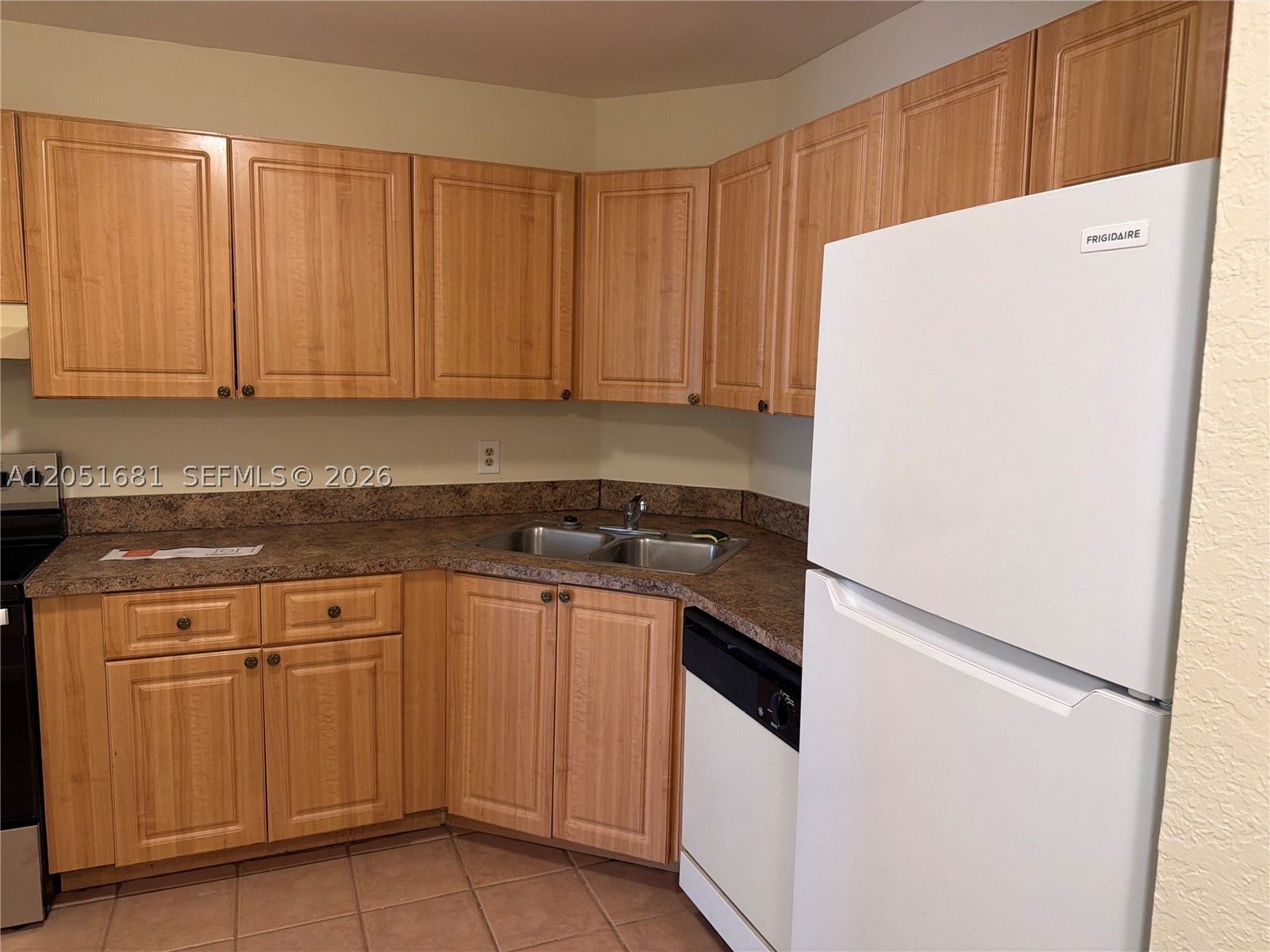 VILLA MADRID I CONDO - Residential