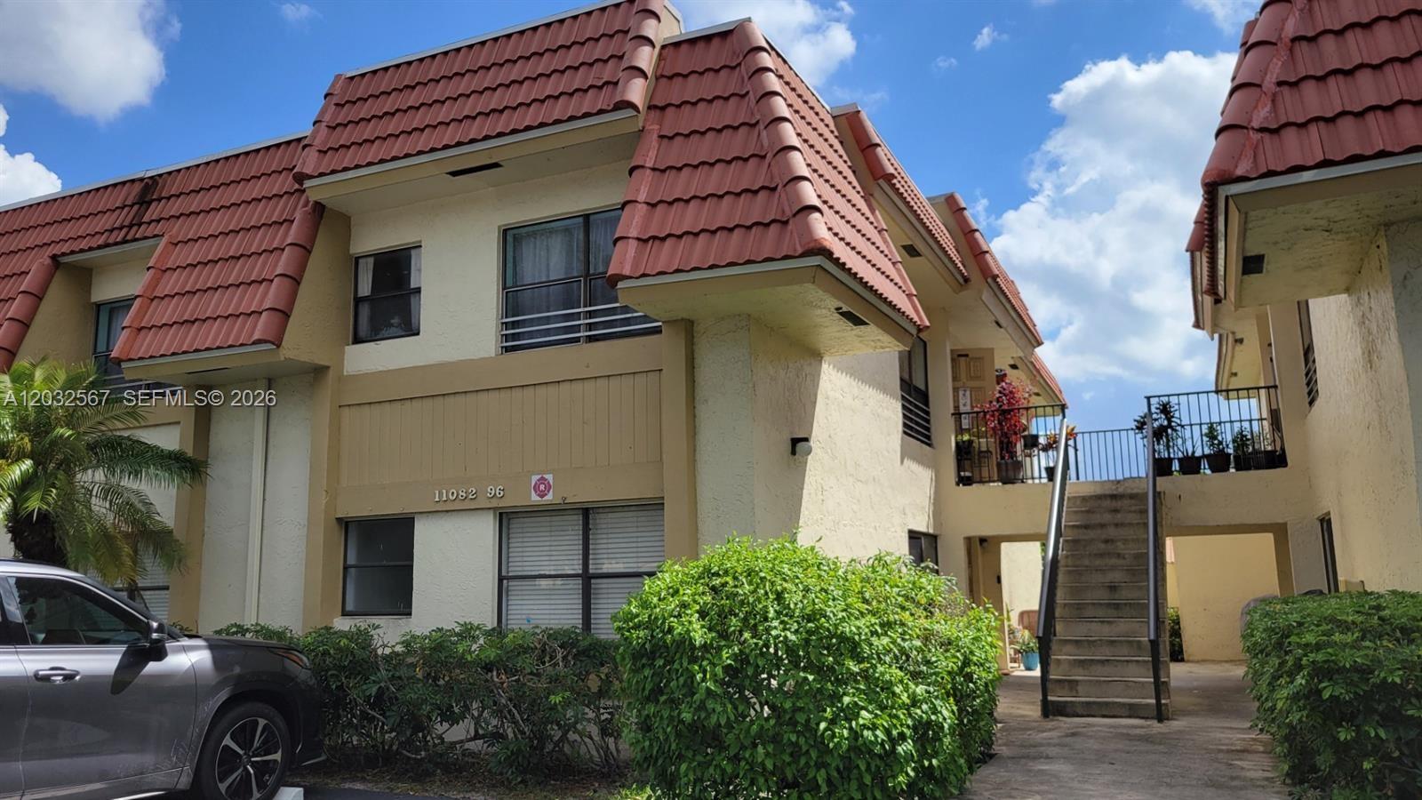GRENADIER GARDENS - Residential Lease
