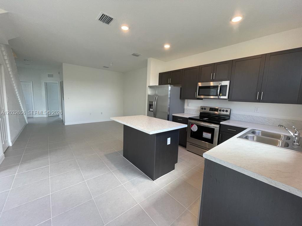 ENCLAVE SOUTH PHASE 2 - Residential