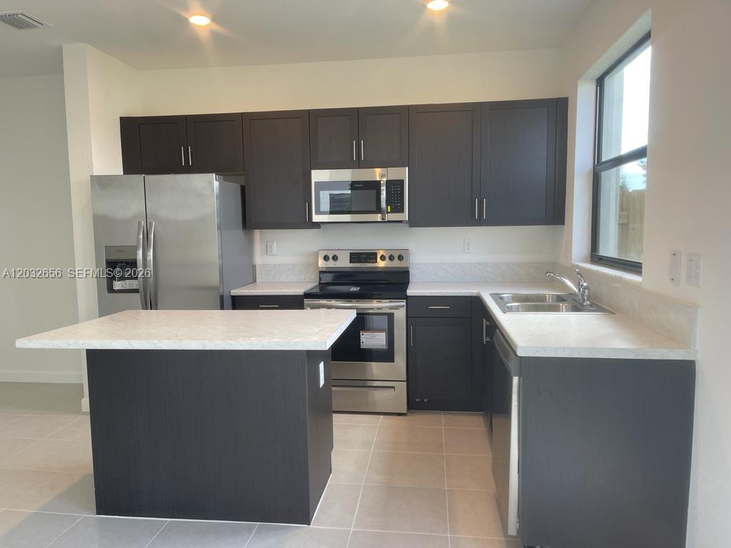 ENCLAVE SOUTH PHASE 2 - Residential