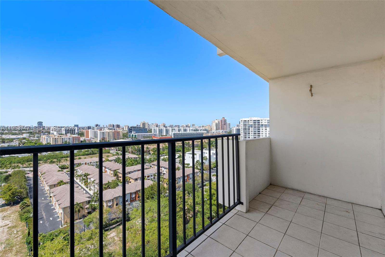 COMMODORE PLAZA CONDO - Residential
