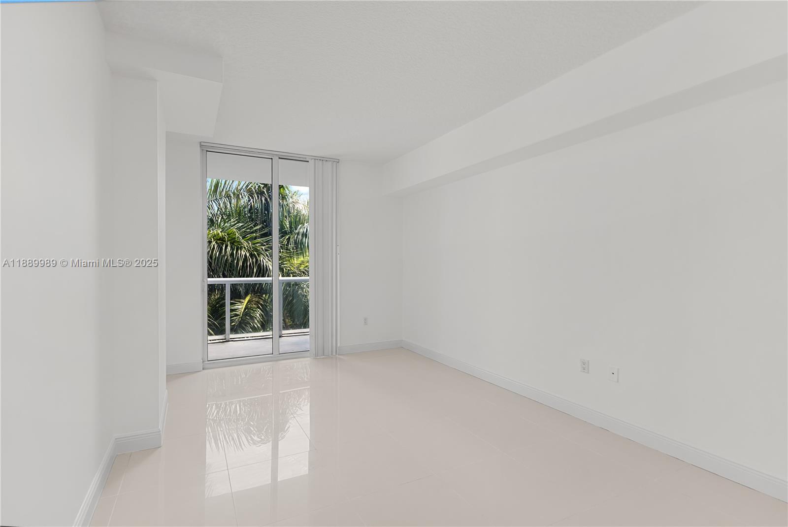 TERRAZAS RIVERPARK VILLAG - Residential