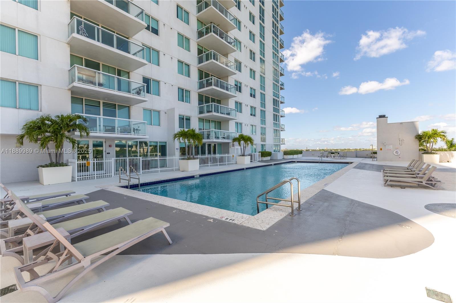 TERRAZAS RIVERPARK VILLAG - Residential