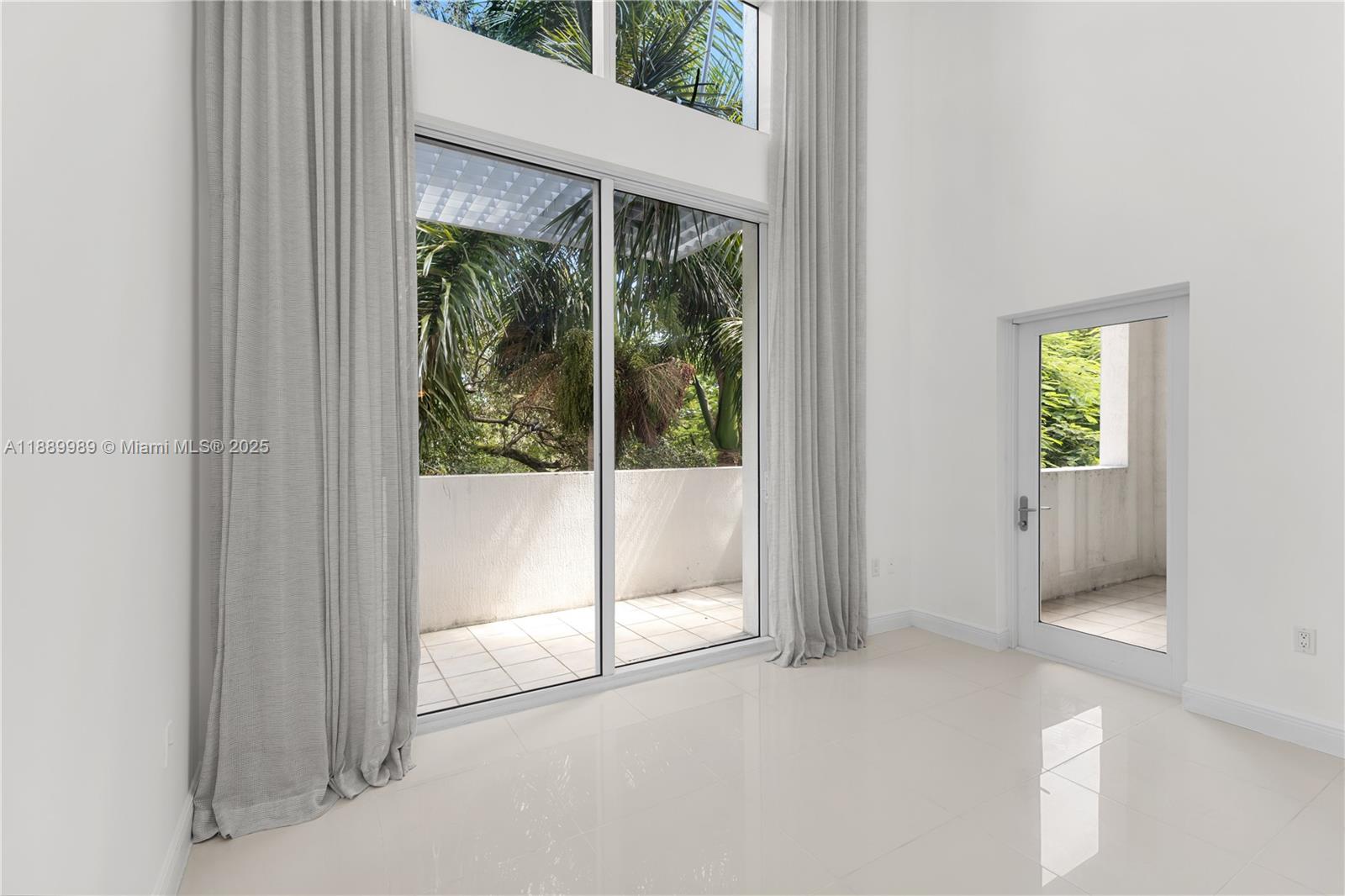 TERRAZAS RIVERPARK VILLAG - Residential