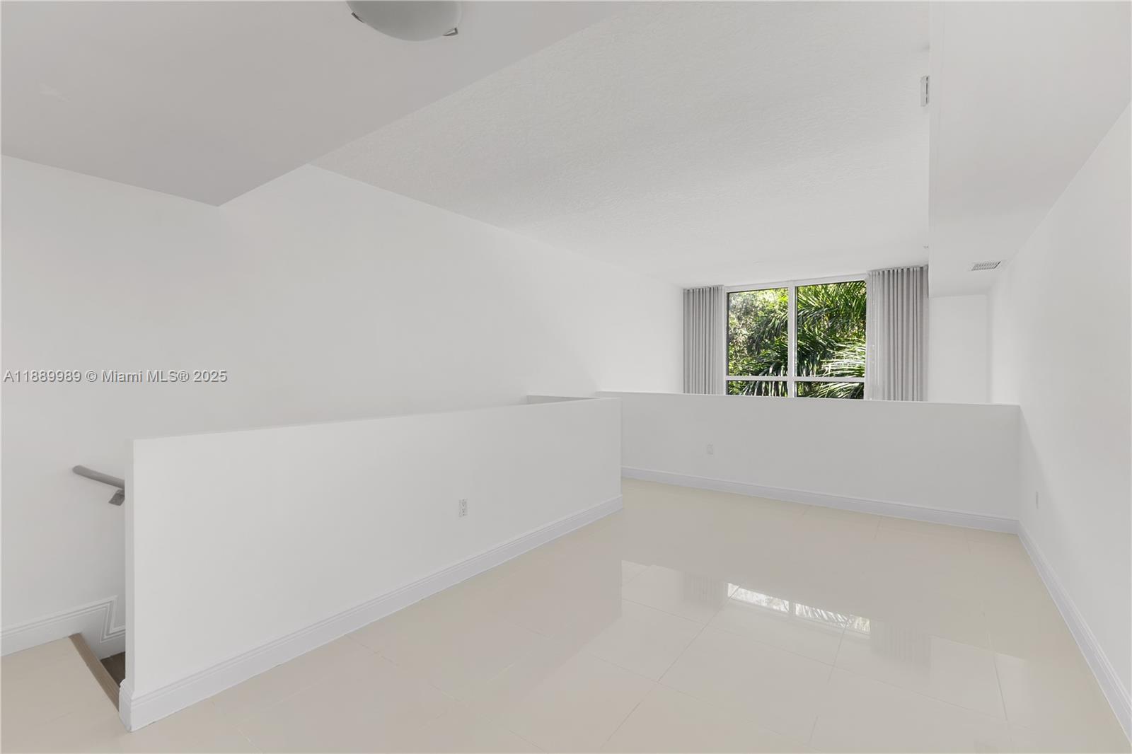 TERRAZAS RIVERPARK VILLAG - Residential