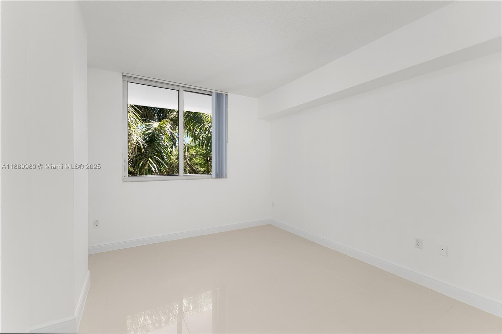 TERRAZAS RIVERPARK VILLAG - Residential