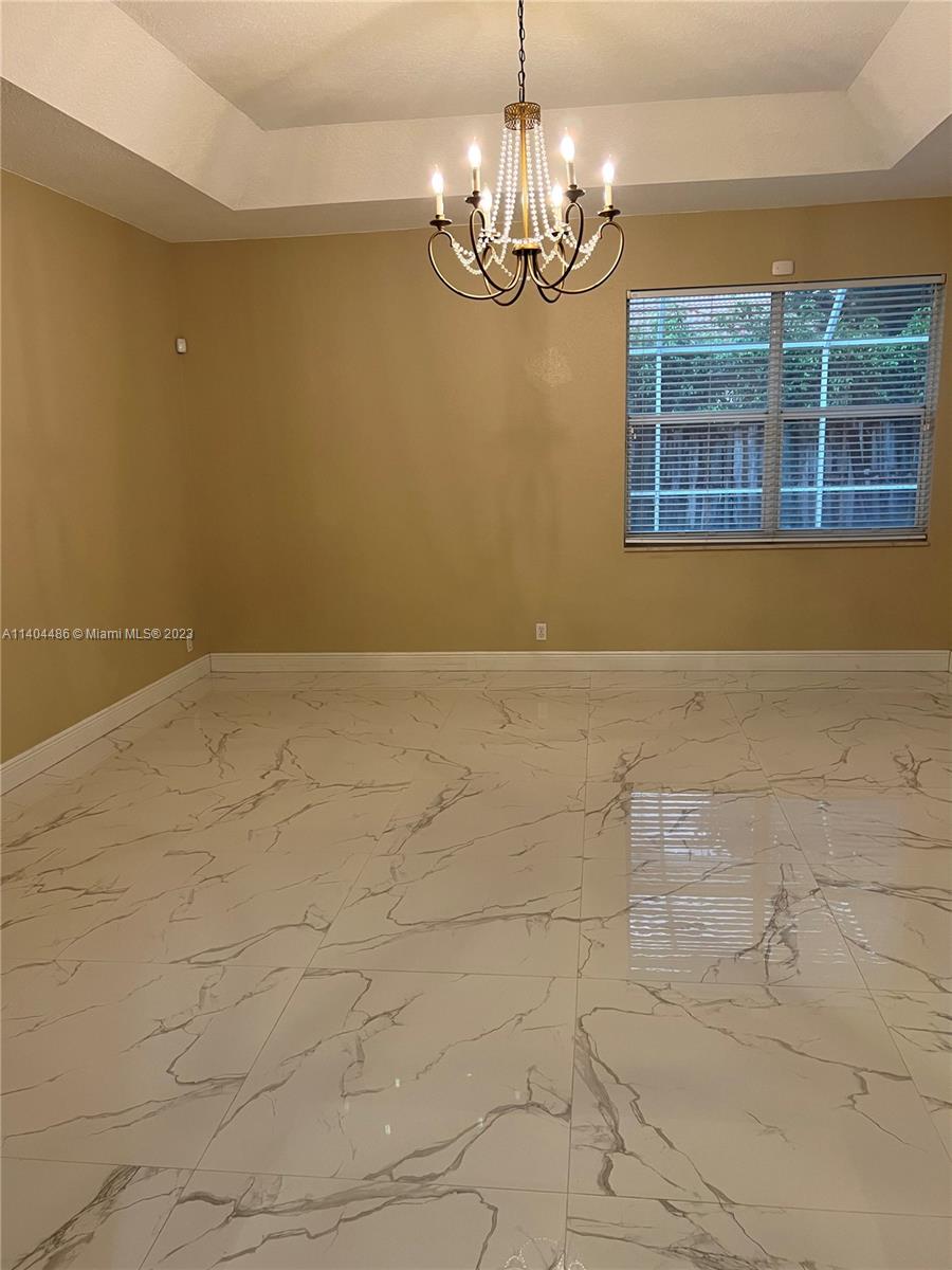 EDGEWATER - Residential Lease