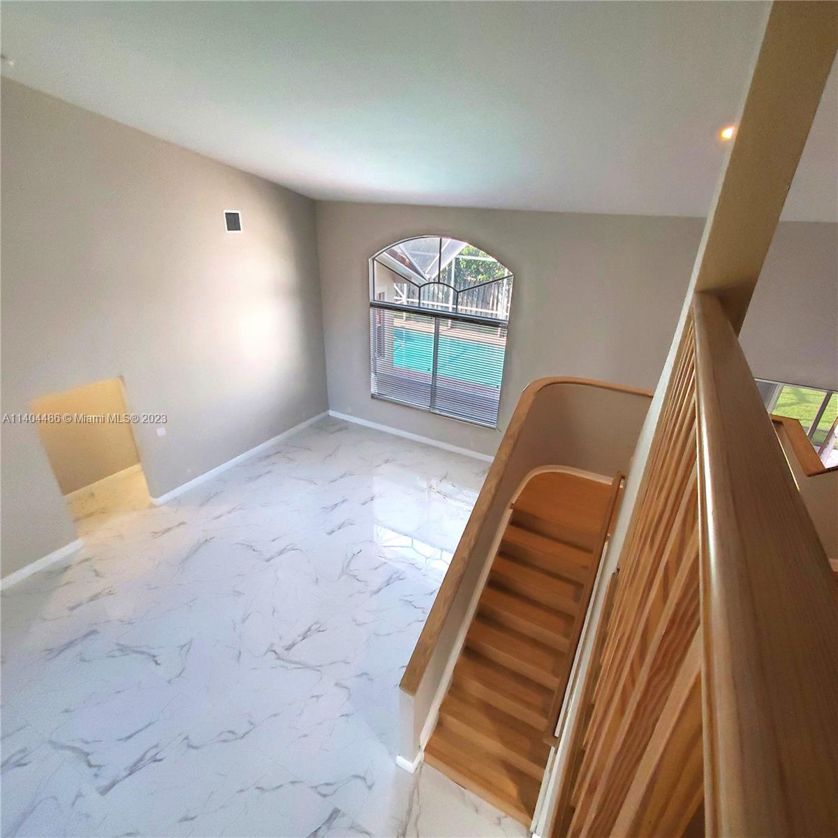 EDGEWATER - Residential Lease