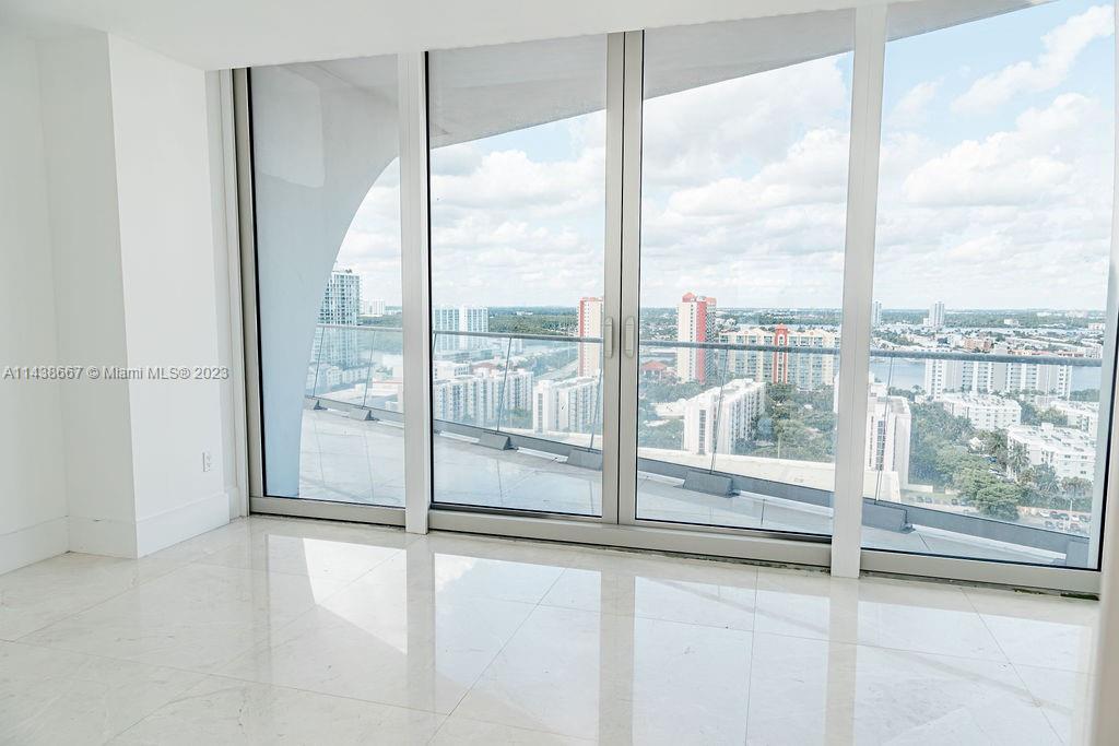 JADE SIGNATURE CONDO - Residential