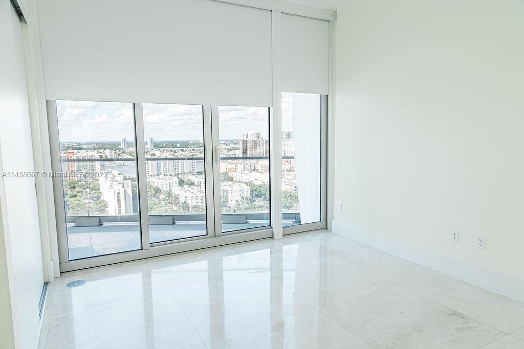 JADE SIGNATURE CONDO - Residential
