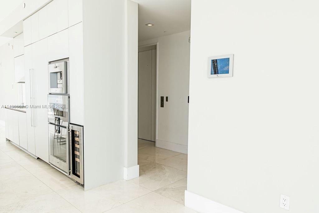 JADE SIGNATURE CONDO - Residential