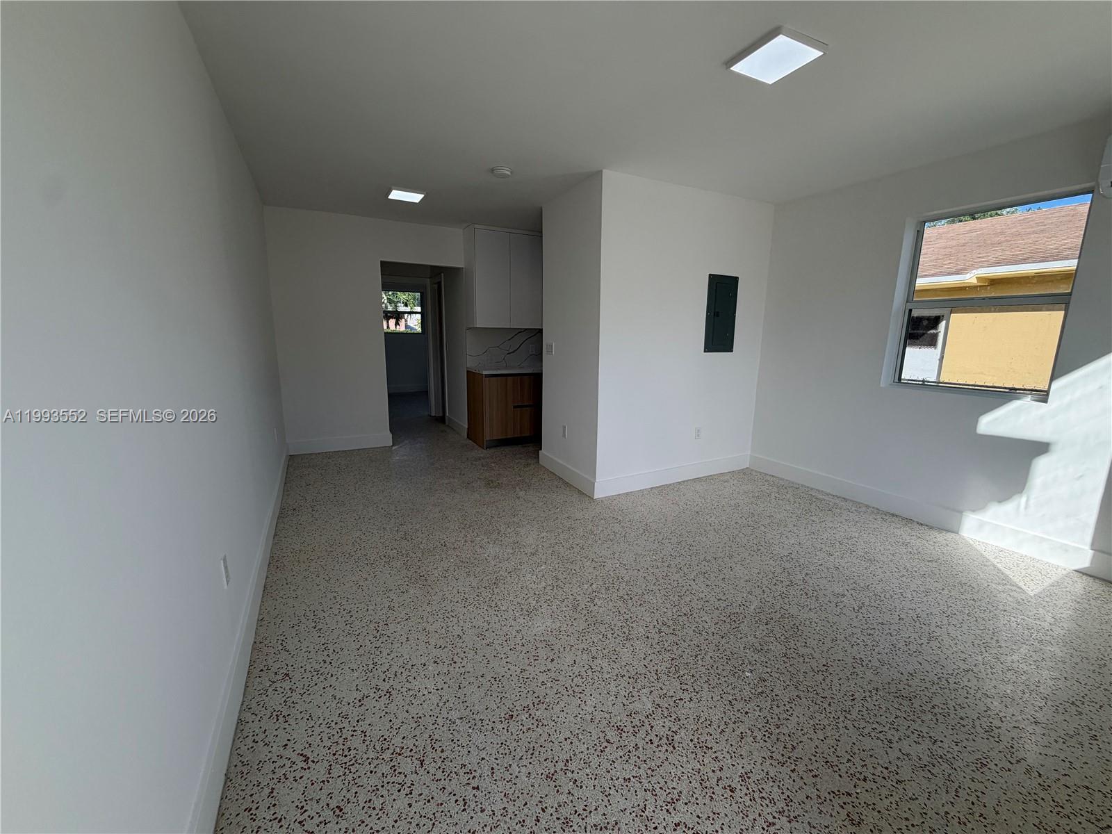 SOUTH BAY ESTATES - Residential Income