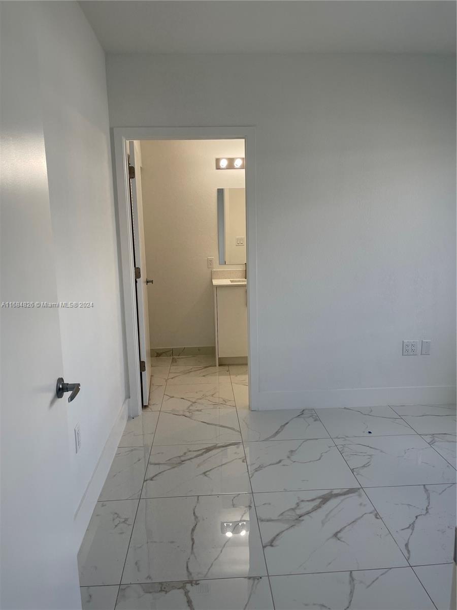 PARADISE ONE PB 175-084 T- - Residential Lease