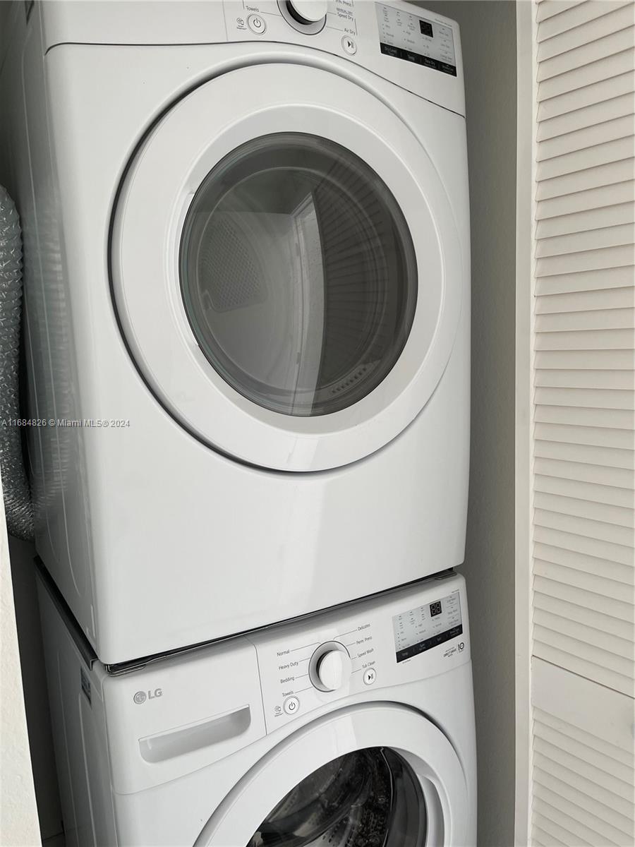 PARADISE ONE PB 175-084 T- - Residential Lease