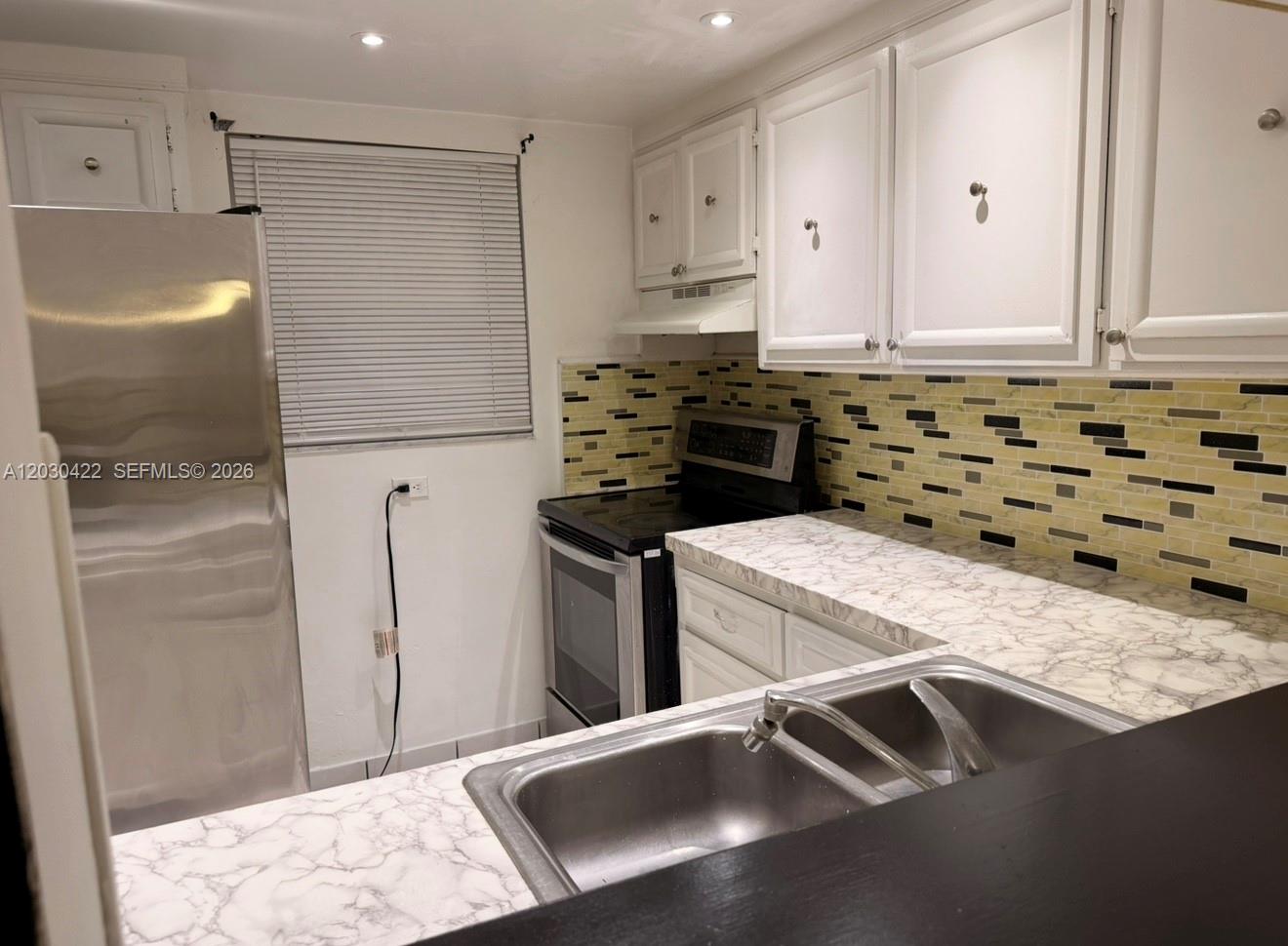SON VIDA CONDO - Residential Lease