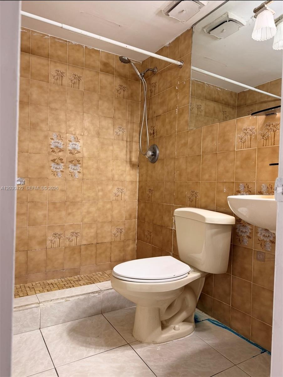 SON VIDA CONDO - Residential Lease