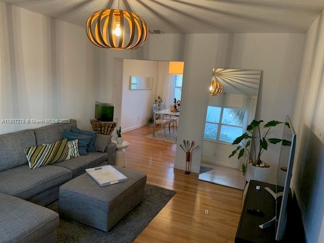 SHORES PLAZA EAST CONDO - Residential Lease