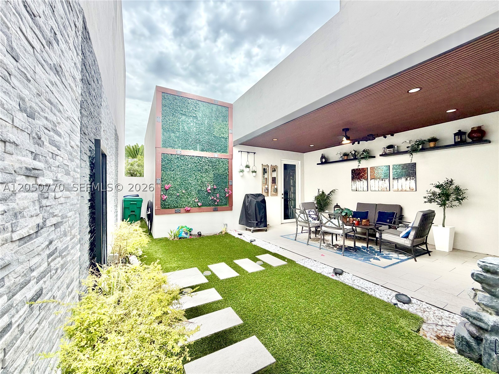 LANDMARK AT DORAL - Residential Lease