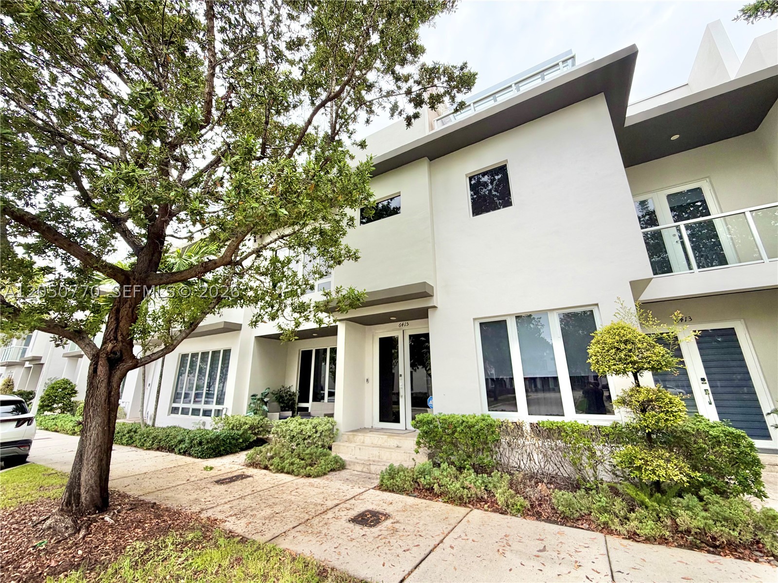 LANDMARK AT DORAL - Residential Lease