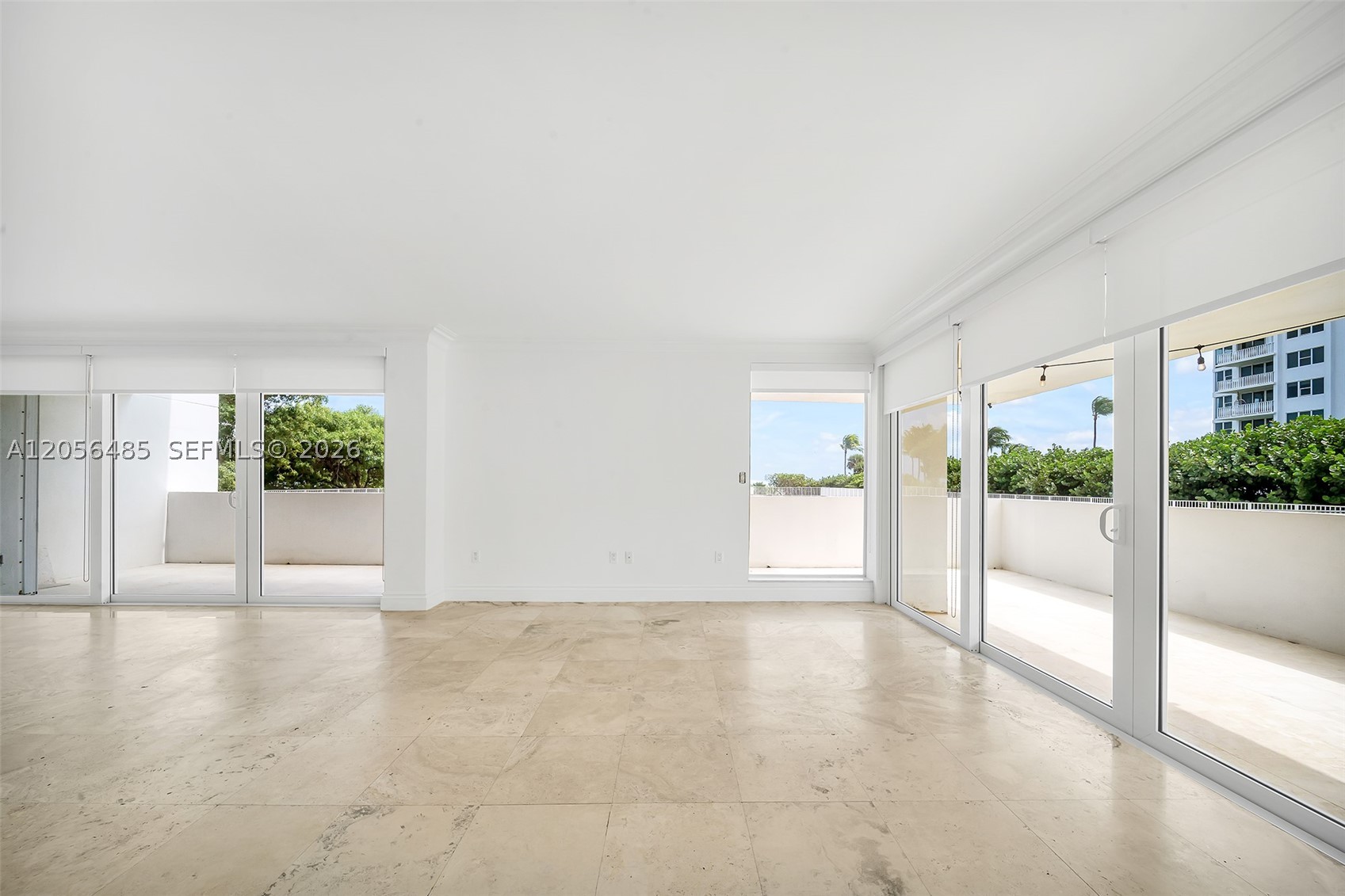 COMMODORE CLUB SOUTH COND - Residential