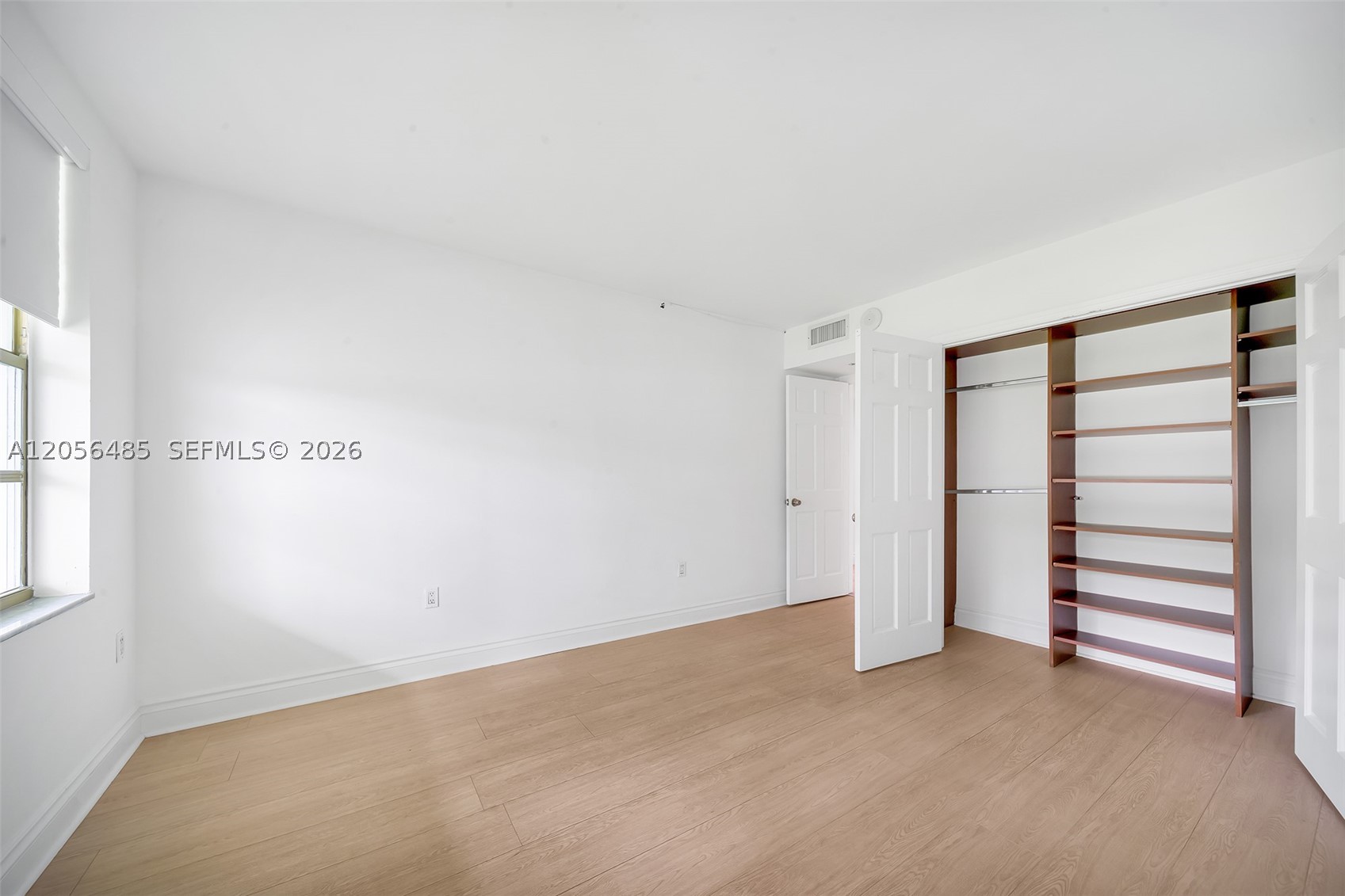 COMMODORE CLUB SOUTH COND - Residential